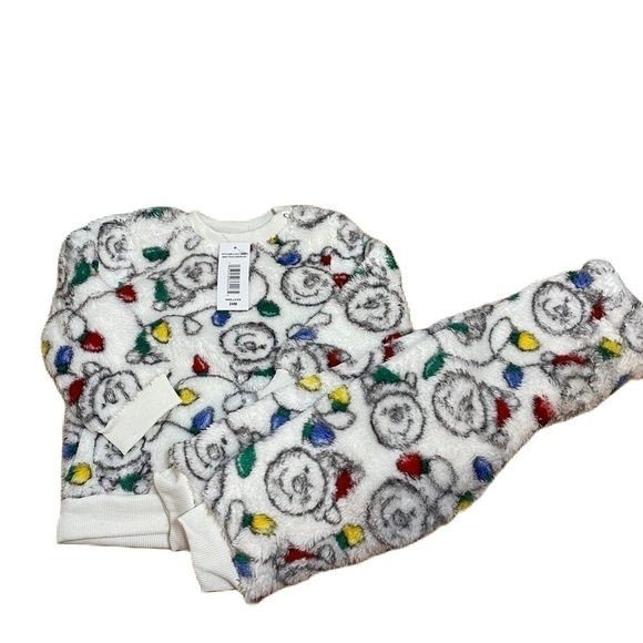 Winnie the Pooh Fleece Fuzzy Outfit 24 mos NEW Christmas Lights Disney - Picture 1 of 5